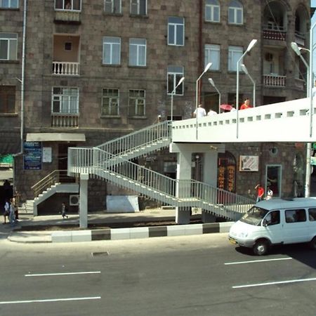Cozy Studio In Yerevan'S Center 외부 사진